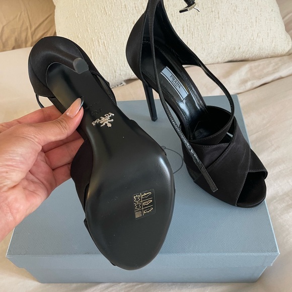 Never worn - Picture 2 of 2